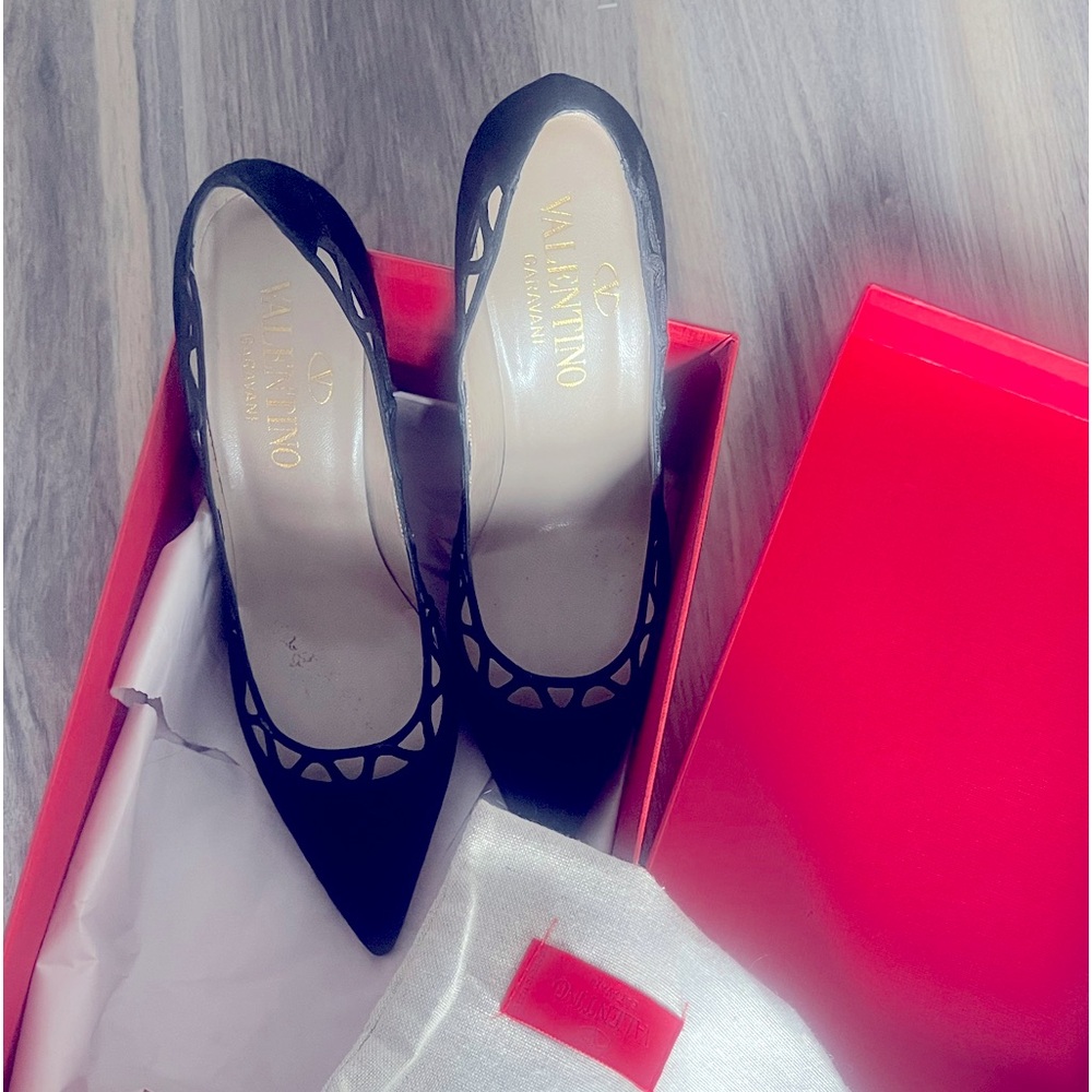 Authentic PreOwned Valentino Garavani heels